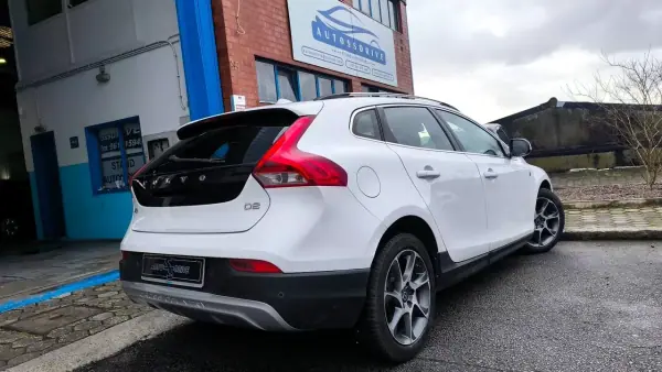 Volvo V40 2014 - 11900 EUR, 205000 km - AUTO.MOTO.pt - 205000km - foto 16 de 20