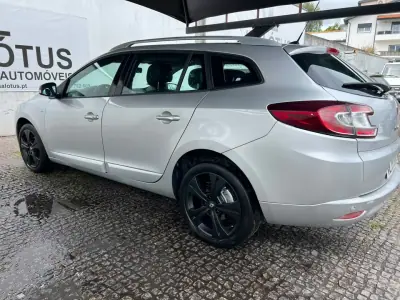 Renault Mégane Break 2012 - 4500 EUR, 299771 km - AUTO.MOTO.pt - 299771km - foto 5 de 11