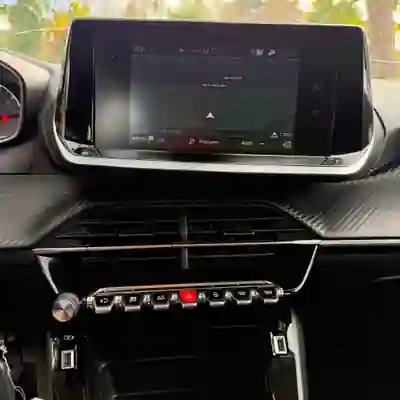 Peugeot 208 2022 - 13990 EUR, 50 km - AUTO.MOTO.pt - 50km - foto 7 de 14