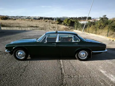 Jaguar XJ6 1976 - 24950 EUR, 47777 km - AUTO.MOTO.pt - 47777km - foto 13 de 60