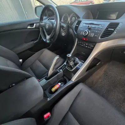 Honda Accord 2010 - 11950 EUR, 189906 km - AUTO.MOTO.pt - 189906km - foto 16 de 23