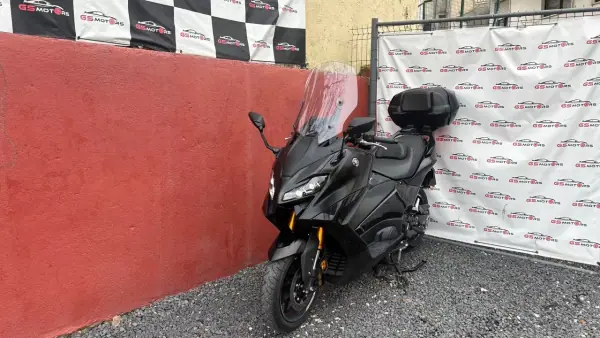 Yamaha TMAX 2023 - 11900 EUR, 5900 km - AUTO.MOTO.pt - 5900km - foto 2 de 9