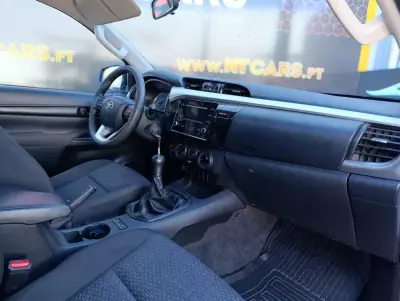Toyota Hilux 2022 - 33900 EUR, 175925 km - AUTO.MOTO.pt - 175925km - foto 12 de 14