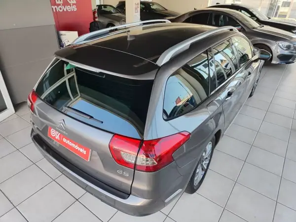 Citroën C5 Tourer 2017 - 9500 EUR, 248400 km - AUTO.MOTO.pt - 248400km - foto 12 de 38