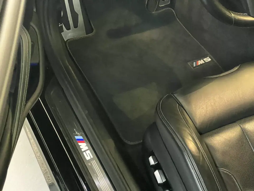 BMW M5 2019 - 87990 EUR, 80000 km - AUTO.MOTO.pt - 80000km - foto 38 de 59