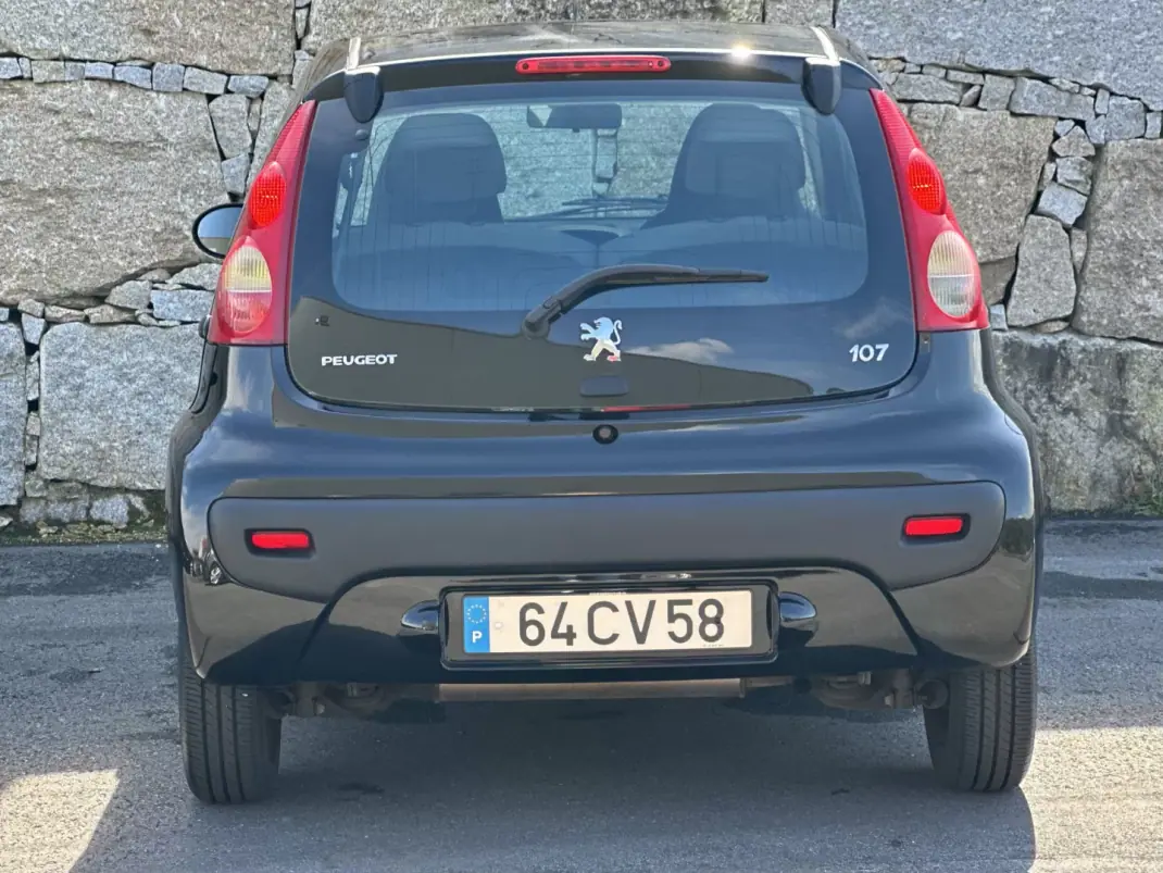 Peugeot 107 2007 - 5500 EUR, 104000 km - AUTO.MOTO.pt - 104000km - foto 5 de 45