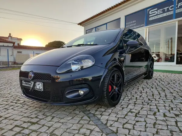 Fiat Grande Punto 2010 - 13900 EUR, 32000 km - AUTO.MOTO.pt - 32000km - foto 3 de 28