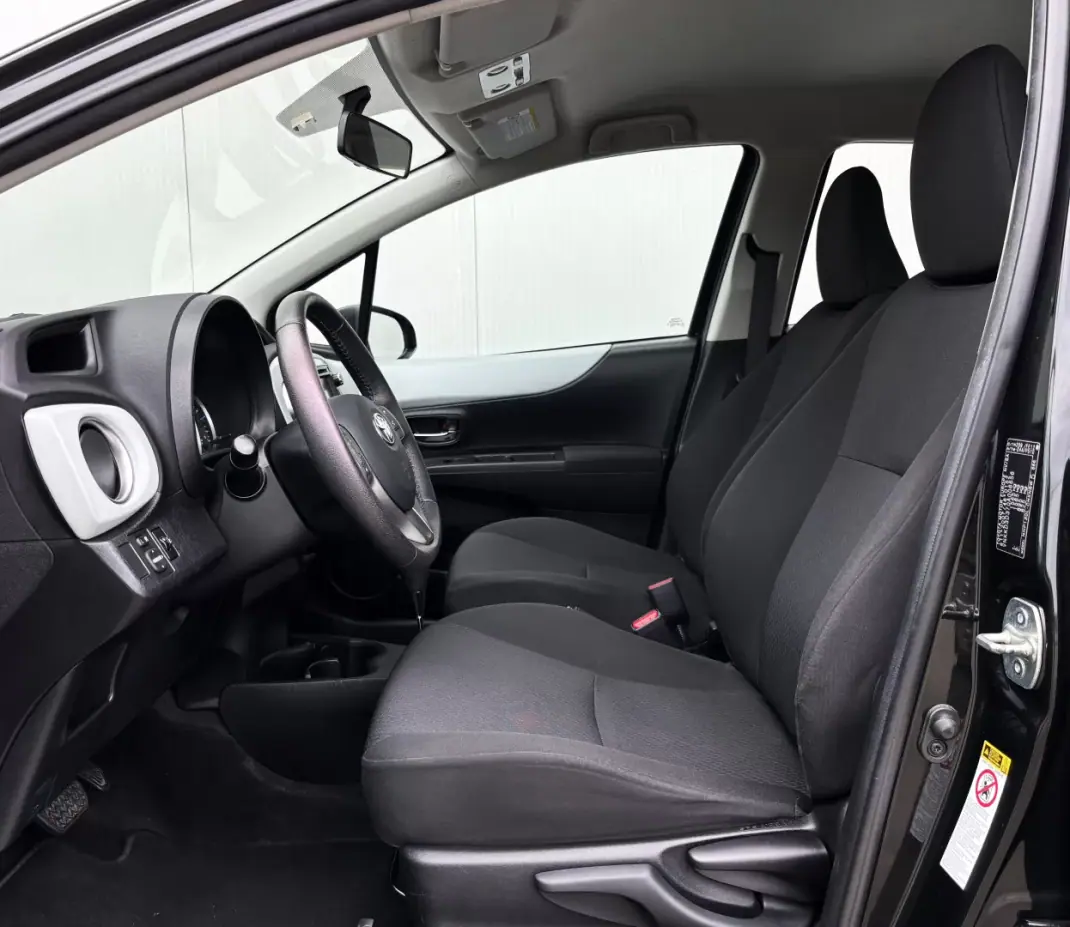 Toyota Yaris 2012 - 12750 EUR, 39000 km - AUTO.MOTO.pt - 39000km - foto 11 de 37