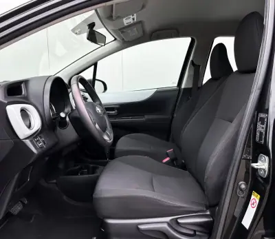 Toyota Yaris 2012 - 12750 EUR, 39000 km - AUTO.MOTO.pt - 39000km - foto 11 de 37