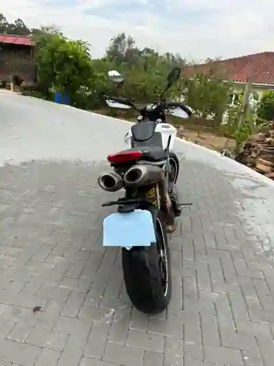 Ducati Hypermotard 796 2012 - 5600 EUR, 20148 km - AUTO.MOTO.pt - 20148km - foto 5 de 9
