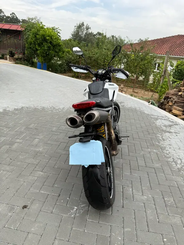 Ducati Hypermotard 796 2012 - 5600 EUR, 20148 km - AUTO.MOTO.pt - 20148km - foto 5 de 9