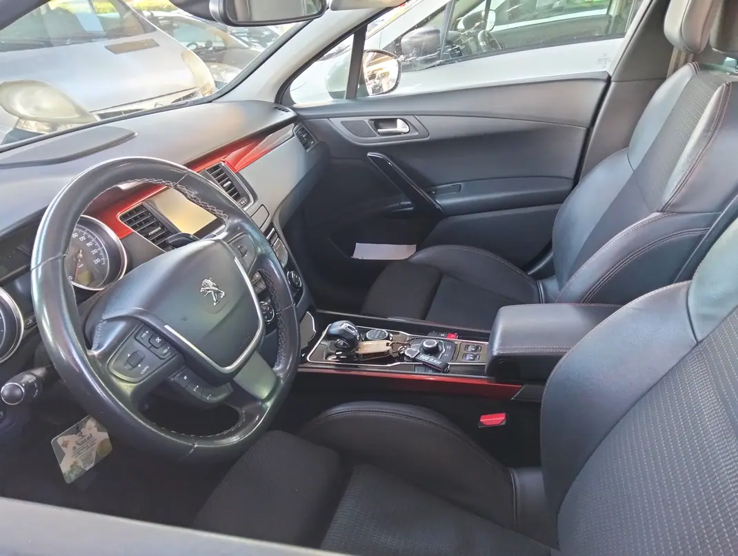 Peugeot 508 RXH 2012 - 7250 EUR, 267000 km - AUTO.MOTO.pt - 267000km - foto 11 de 23