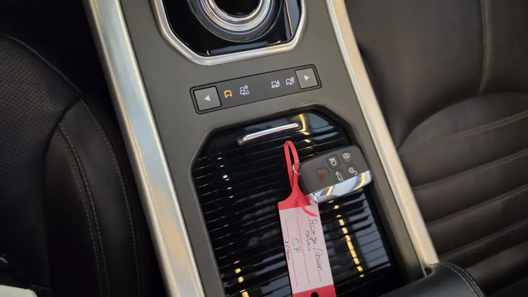 Land Rover Range Rover Evoque Cabrio 2017 - 28750 EUR, 133417 km - 133417km - foto 51 de 62