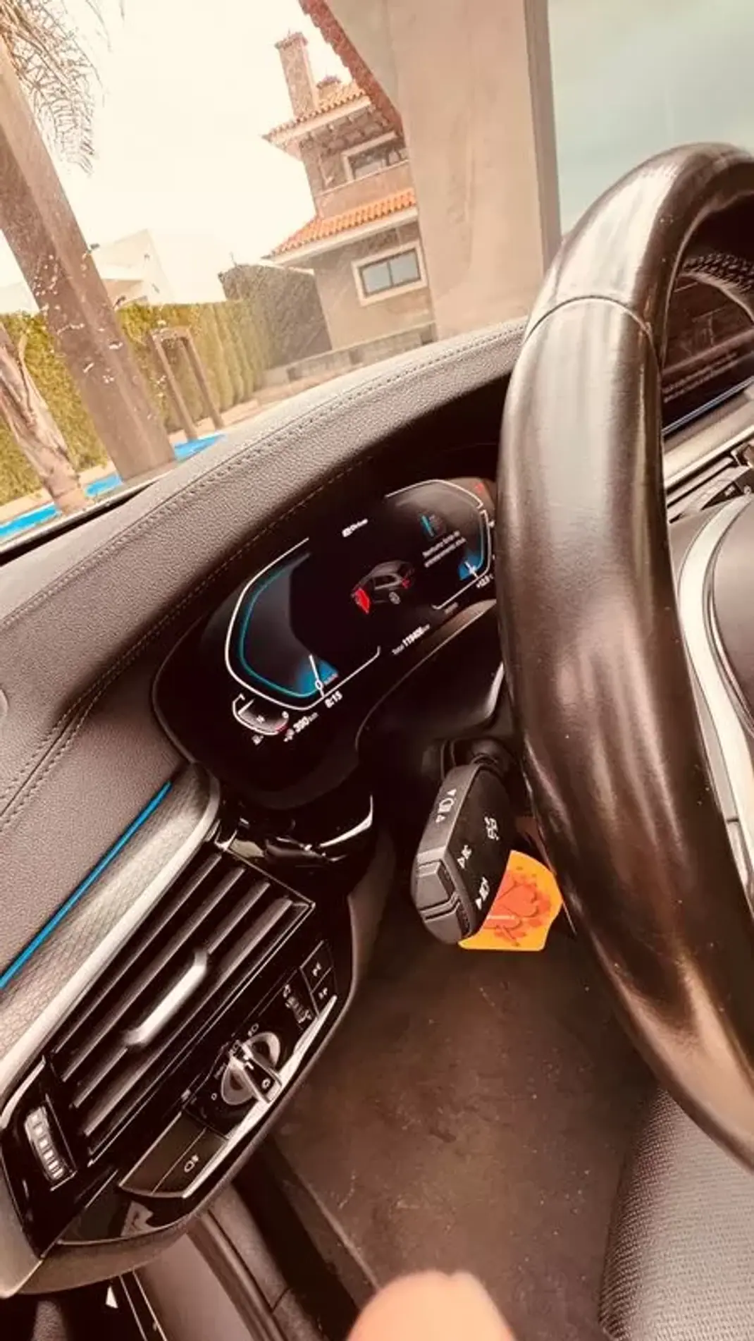 BMW 530e 2021 - 38750 EUR, 118296 km - AUTO.MOTO.pt - 118296km - foto 23 de 31