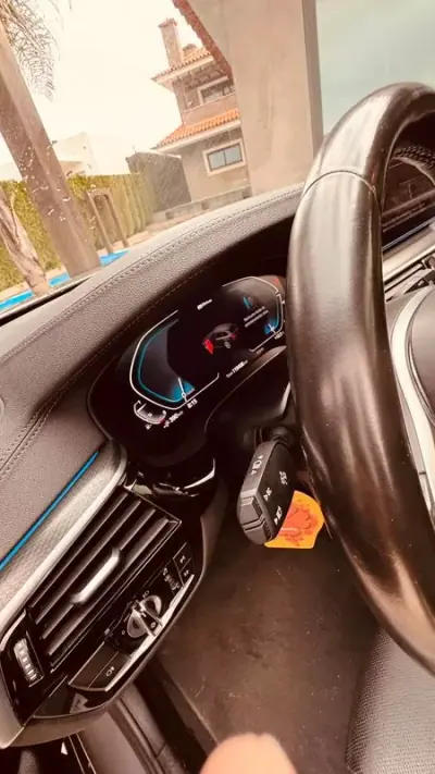 BMW 530e 2021 - 38750 EUR, 118296 km - AUTO.MOTO.pt - 118296km - foto 23 de 31