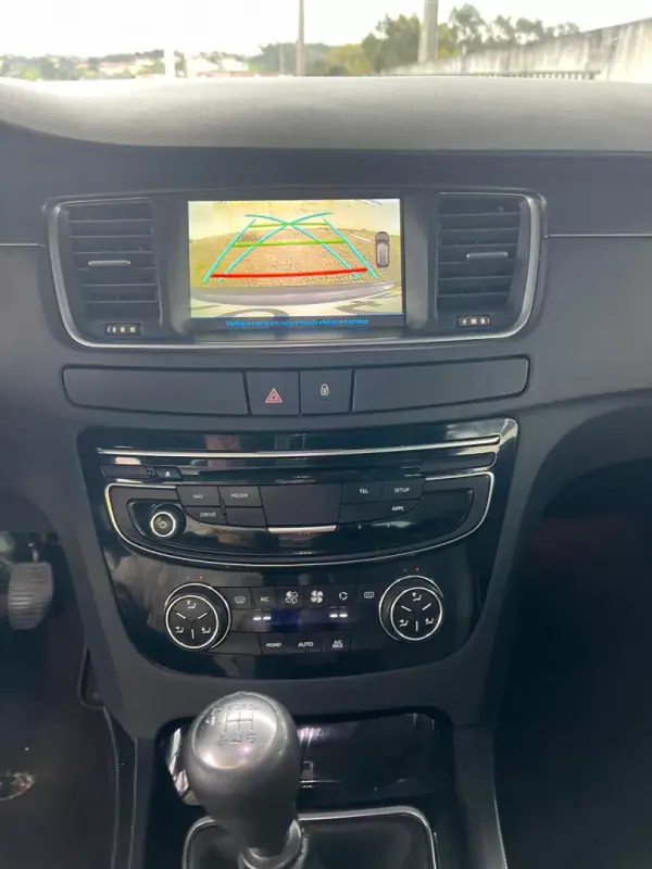 Peugeot 508 SW 2017 - 12000 EUR, 231000 km - AUTO.MOTO.pt - 231000km - foto 7 de 13