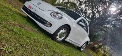 Volkswagen New Beetle 2015 - 14950 EUR, 156200 km - AUTO.MOTO.pt - 156200km - foto 7 de 39