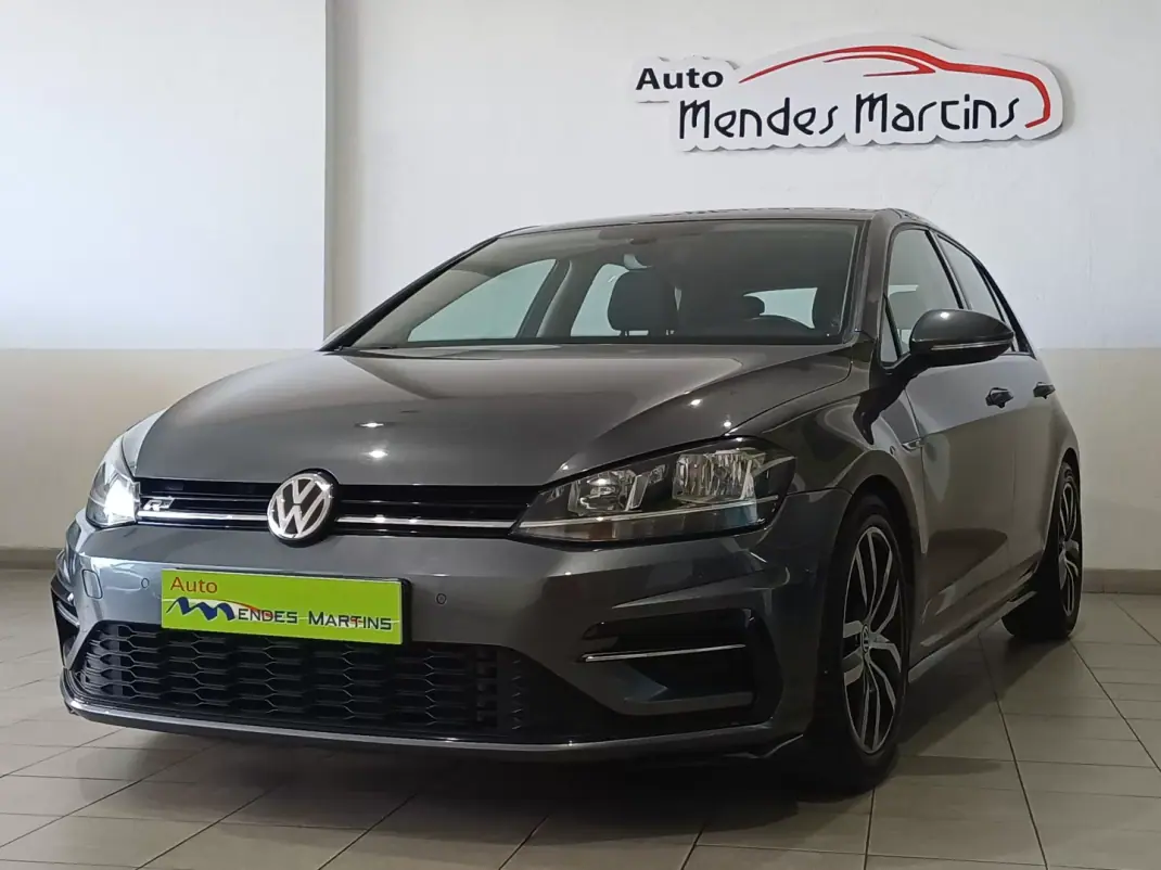 Volkswagen Golf 2017 - 18900 EUR, 140802 km - AUTO.MOTO.pt - 140802km - foto 1 de 12
