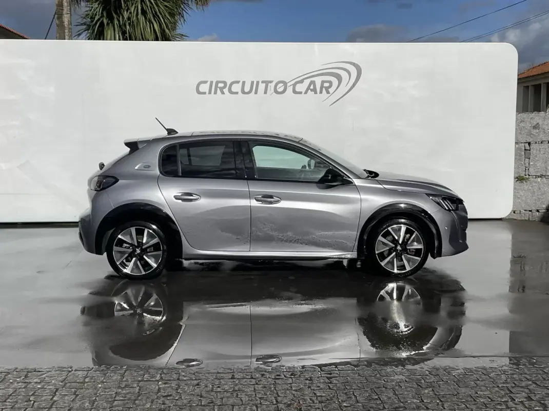 Peugeot e-208 2022 - 18650 EUR, 38776 km - AUTO.MOTO.pt - 38776km - foto 11 de 47