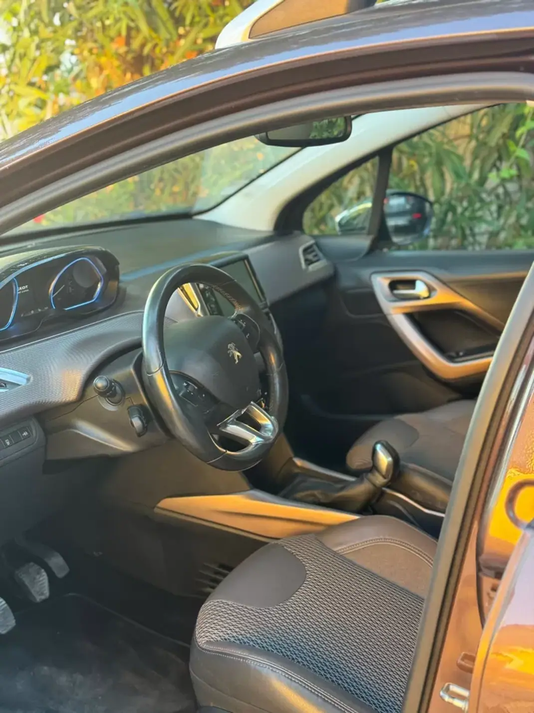 Peugeot 2008 2014 - 14500 EUR, 75896 km - AUTO.MOTO.pt - 75896km - foto 8 de 11