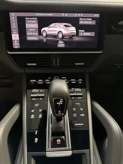 Porsche Cayenne Coupé 2020 - 68800 EUR, 146000 km - AUTO.MOTO.pt - 146000km - foto 13 de 20