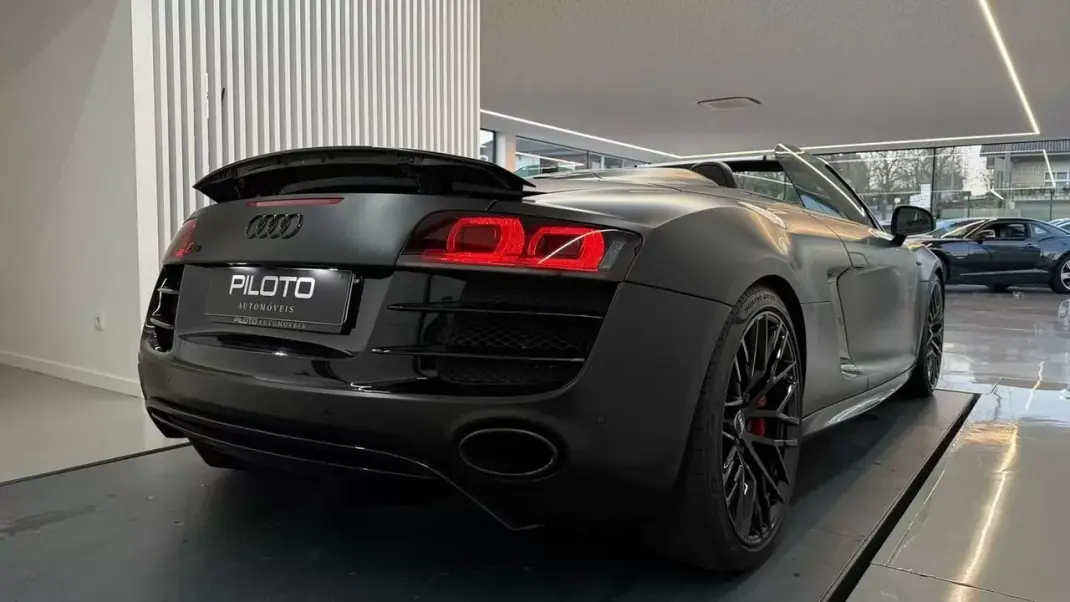 Audi R8 Spyder 2012 - 119990 EUR, 88858 km - AUTO.MOTO.pt - 88858km - foto 10 de 24