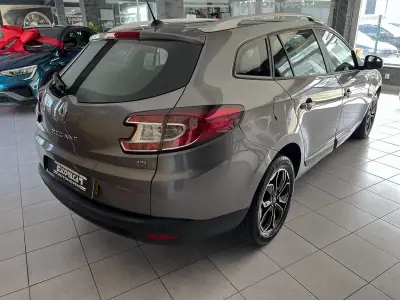 Renault Mégane Sport Tourer 2018 - 6900 EUR, 227985 km - AUTO.MOTO.pt - 227985km - foto 4 de 13