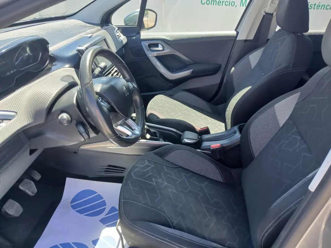 Peugeot 2008 2016 - 8250 EUR, 93942 km - 93942km - foto 14 de 25
