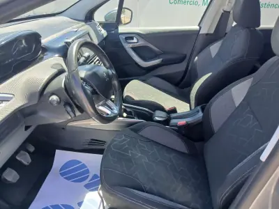 Peugeot 2008 2016 - 8250 EUR, 93942 km - 93942km - foto 14 de 25