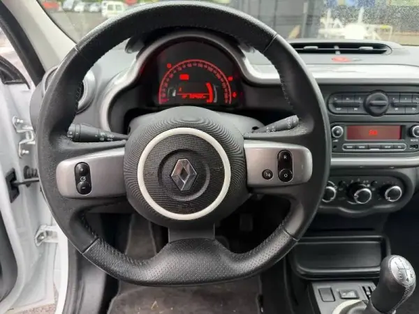 Renault Twingo 2019 - 8900 EUR, 33432 km - AUTO.MOTO.pt - 33432km - foto 9 de 13