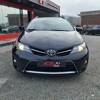 Toyota Auris Touring Sports 2015 - 11650 EUR, 173000 km - AUTO.MOTO.pt - 173000km - foto 2 de 15