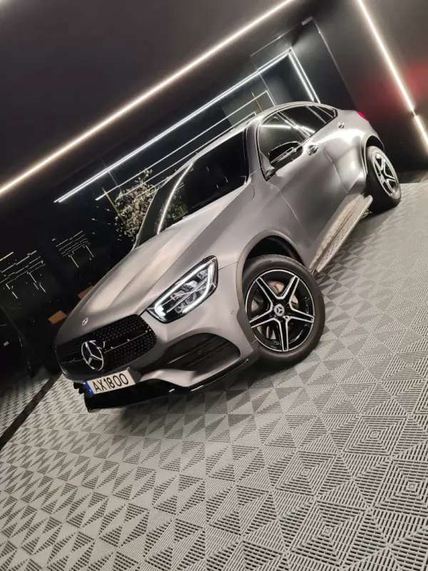Mercedes-Benz GLC 300 2023 - 54750 EUR, 108000 km - AUTO.MOTO.pt - 108000km - foto 8 de 28