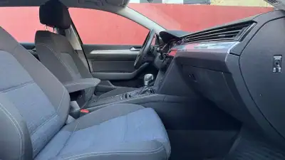 Volkswagen Passat Variant 2021 - 20400 EUR, 128500 km - AUTO.MOTO.pt - 128500km - foto 11 de 12
