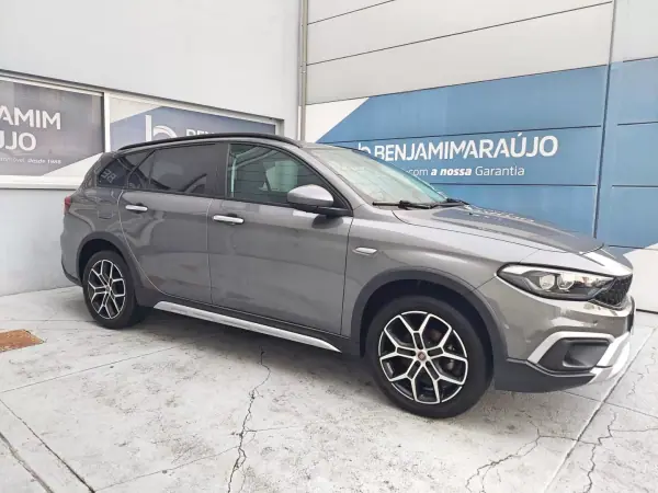 Fiat Tipo Station Wagon Cross 2023 - 19900 EUR, 15112 km - AUTO.MOTO.pt - 15112km - foto 5 de 27