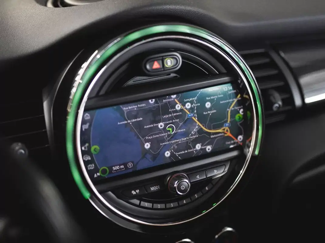 MINI 3 Portas 2019 - 16990 EUR, 70000 km - AUTO.MOTO.pt - 70000km - foto 18 de 23