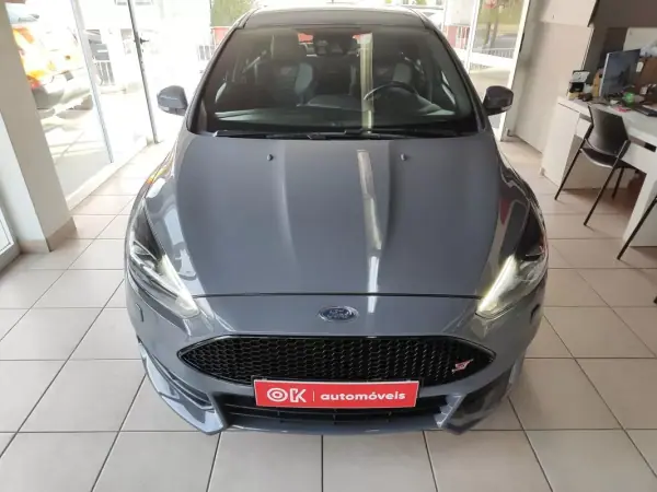 Ford Focus 2015 - 20500 EUR, 125550 km - AUTO.MOTO.pt - 125550km - foto 4 de 40