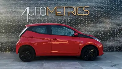 Toyota Aygo 2016 - 8500 EUR, 190000 km - AUTO.MOTO.pt - 190000km - foto 5 de 16