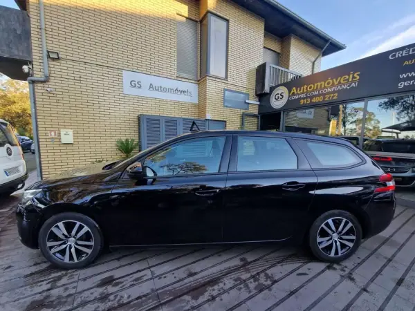 Peugeot 308 SW 2019 - 12990 EUR, 133000 km - AUTO.MOTO.pt - 133000km - foto 3 de 13