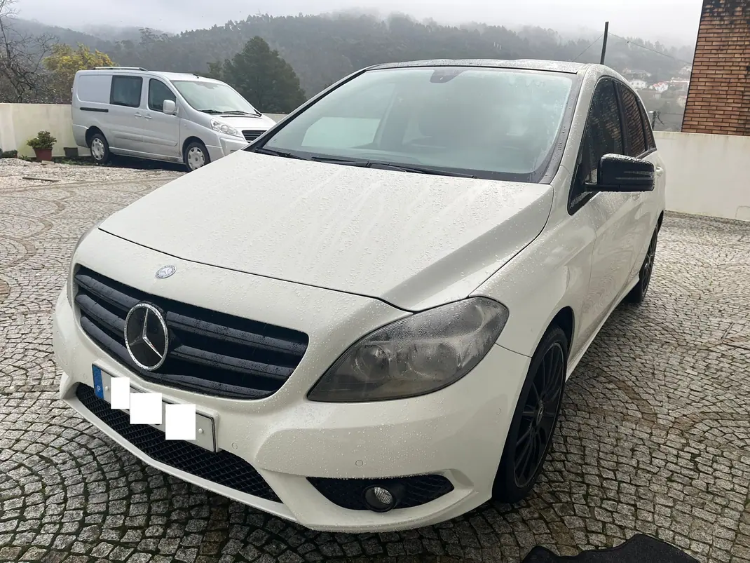 Mercedes-Benz B 180 2013 - 7000 EUR, 411000 km - AUTO.MOTO.pt - 411000km - foto 3 de 10