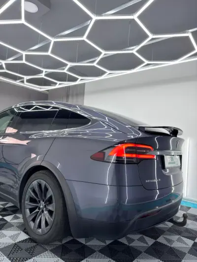 Tesla Model X 2018 - 31999 EUR, 151000 km - AUTO.MOTO.pt - 151000km - foto 6 de 23