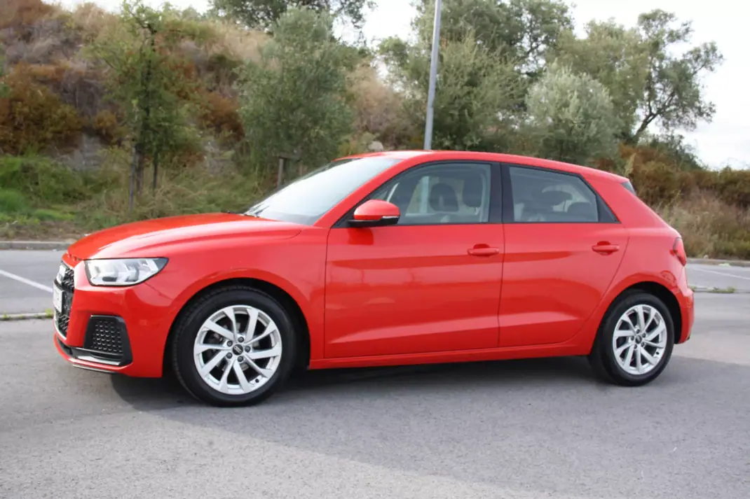 Audi A1 Sportback 2022 - 16000 EUR, 107635 km - 107635km - foto 6 de 21