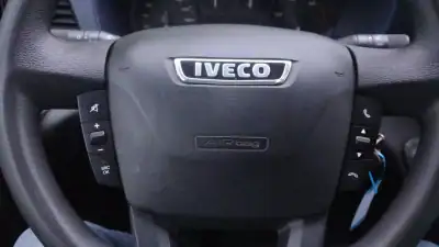 Iveco Daily 35 S14 2.3 D PLATAFORMA 2017 - 22500 EUR, 212340 km - AUTO.MOTO.pt - 212340km - foto 11 de 17