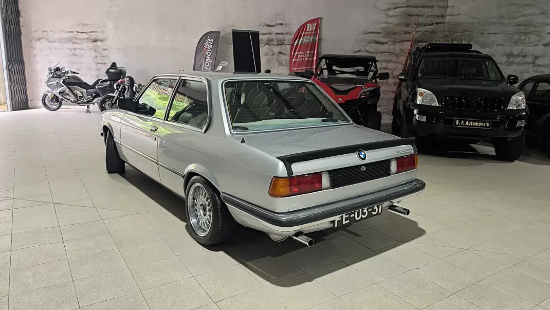 BMW 323 1982 - 27500 EUR, 224548 km - AUTO.MOTO.pt - 224548km - foto 10 de 44