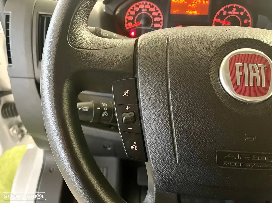 Fiat 2023 - 24900 EUR, 45000 km - AUTO.MOTO.pt - 45000km - foto 8 de 27