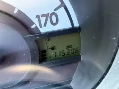 Peugeot 107 2013 - 6250 EUR, 116000 km - AUTO.MOTO.pt - 116000km - foto 22 de 26