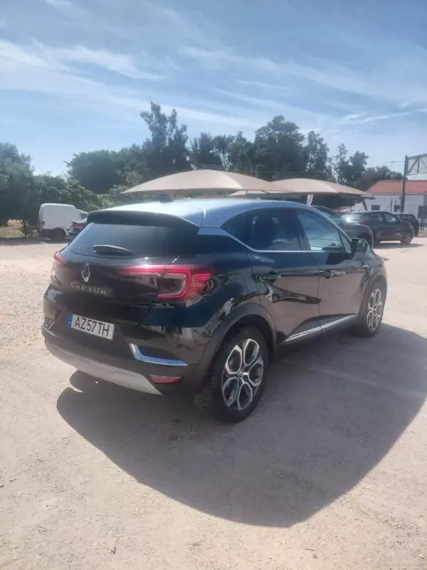Renault Captur 2023 - 18500 EUR, 88000 km - AUTO.MOTO.pt - 88000km - foto 10 de 11