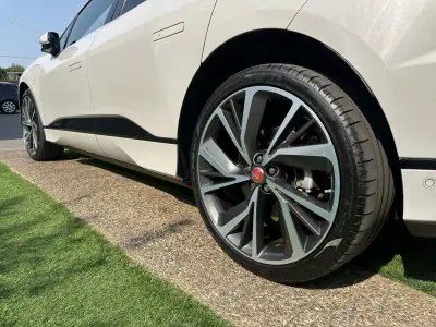 Jaguar I-Pace 2018 - 27900 EUR, 113000 km - AUTO.MOTO.pt - 113000km - foto 21 de 59