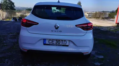 Renault Clio 2021 - 13999 EUR, 63000 km - AUTO.MOTO.pt - 63000km - foto 6 de 38