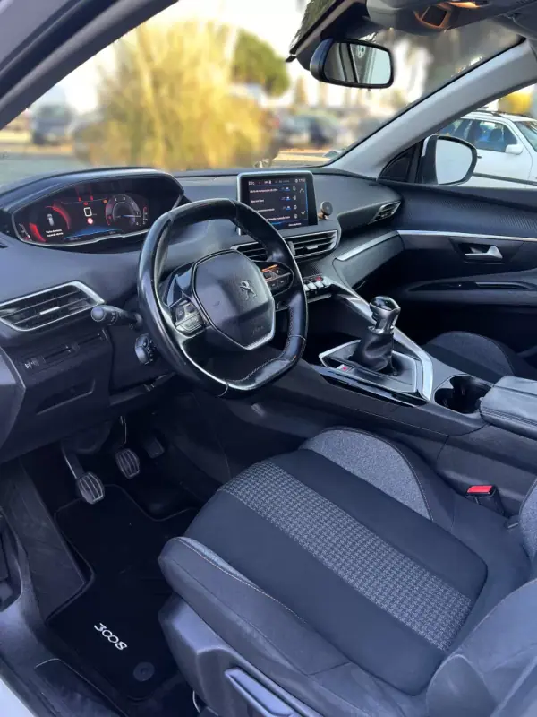 Peugeot 3008 2018 - 17499 EUR, 128036 km - AUTO.MOTO.pt - 128036km - foto 10 de 12