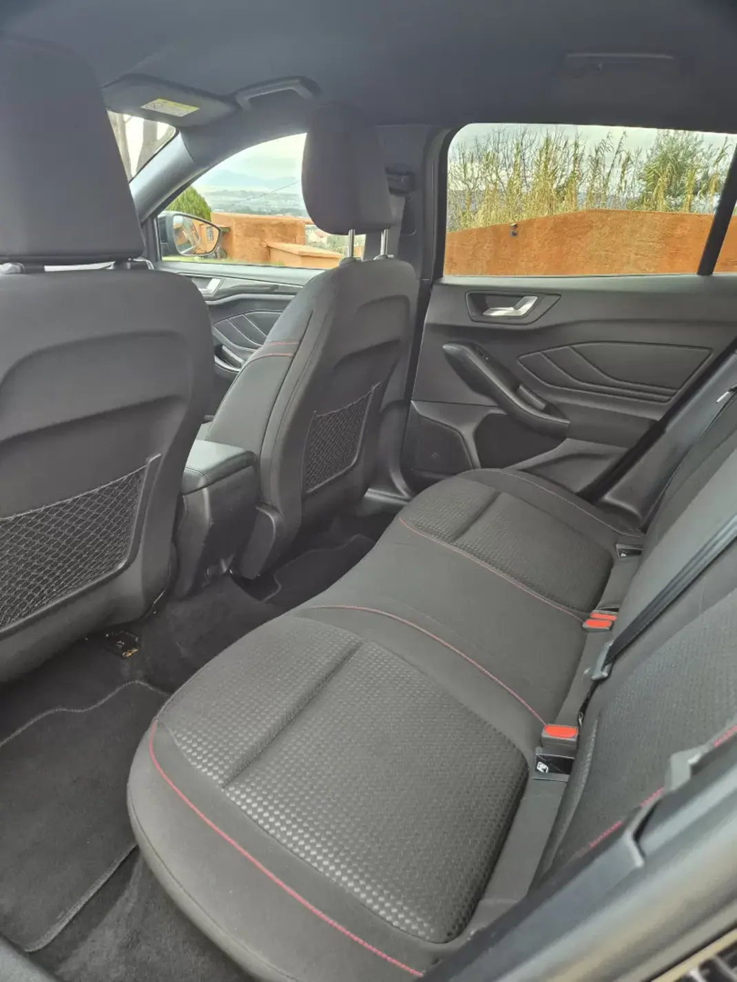 Ford Focus SW 2022 - 17450 EUR, 58000 km - AUTO.MOTO.pt - 58000km - foto 20 de 48
